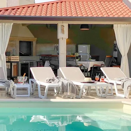 Dom wakacyjny Casa Erik *
